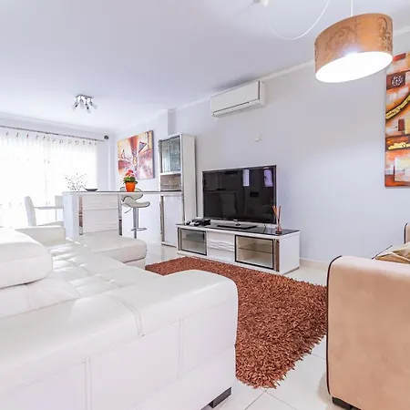 Townhouse In El Эль-Пальмар